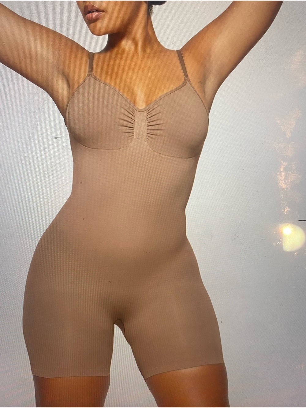 Skims seamless sculpt low back mid thigh body suit size M sienna
